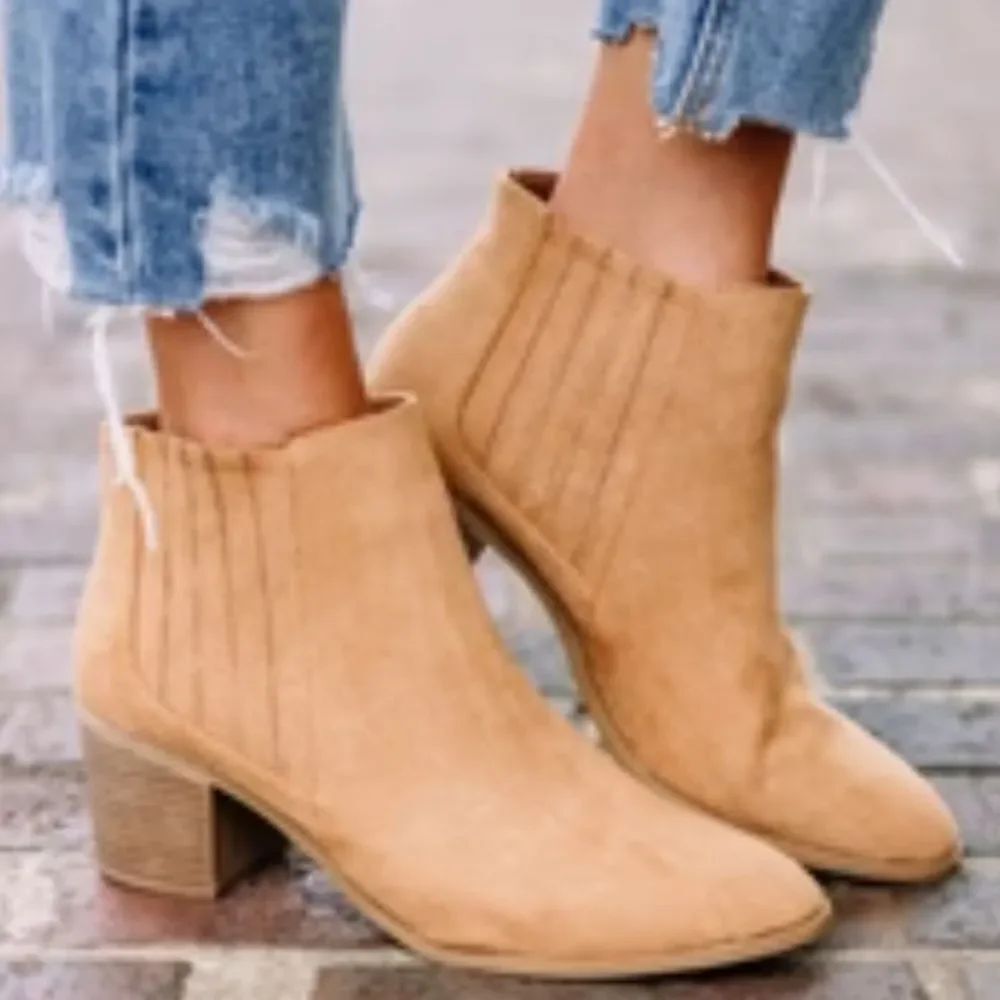 UNIVERSAL THREAD POINTED TOE LOW BLOCK HEEL ANKLE BOOTIE